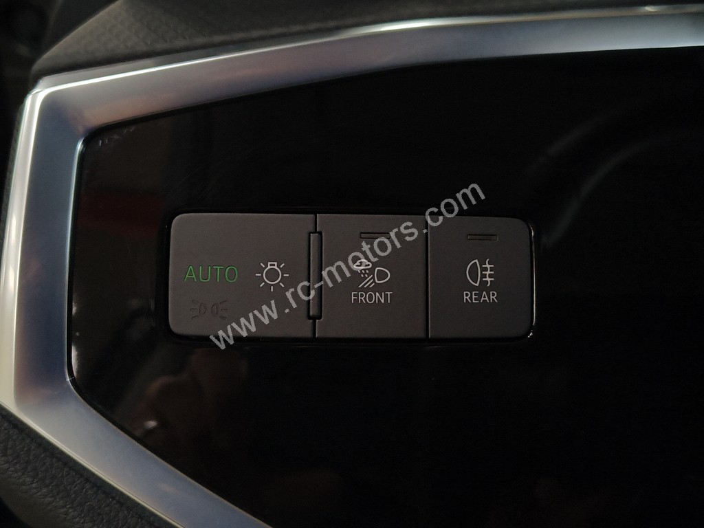 Audi Q3 Business Line 45 TFSI e 245