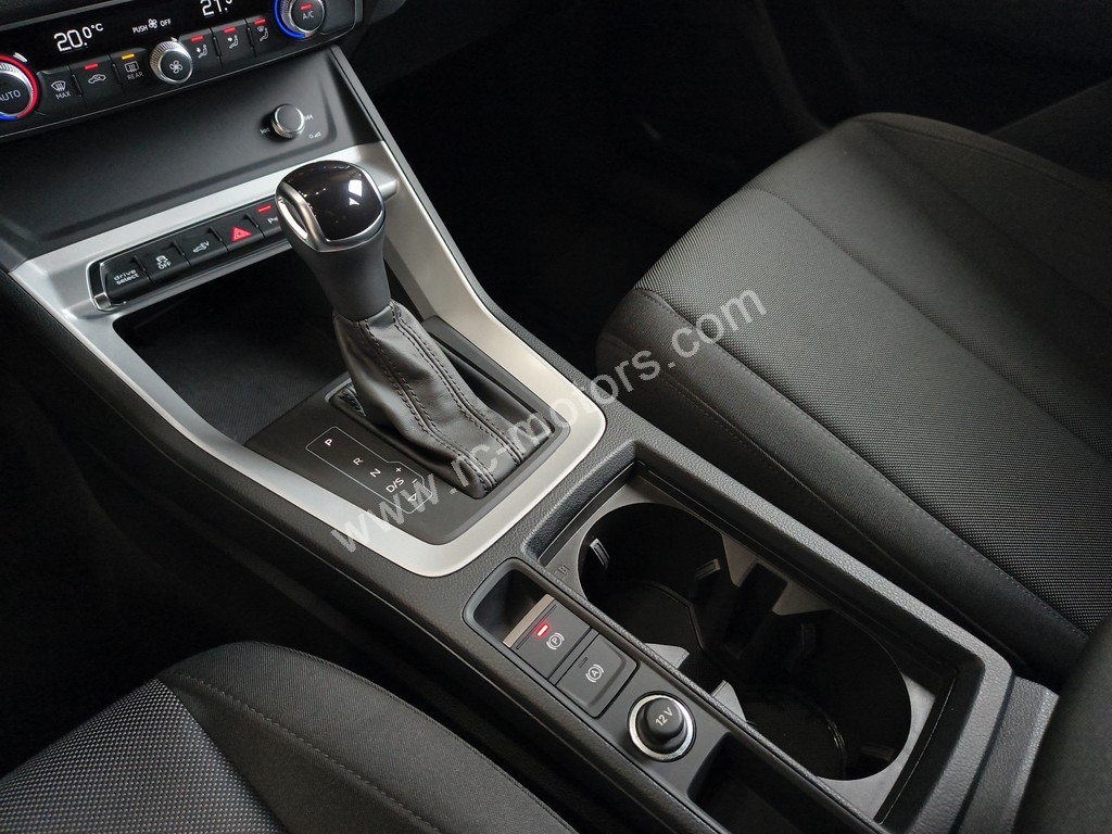 Audi Q3 Business Line 45 TFSI e 245