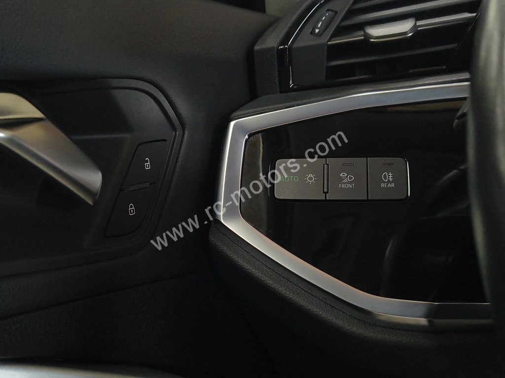 Audi Q3 Business Line 45 TFSI e 245