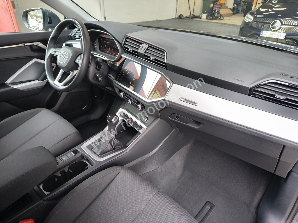 Audi Q3 Business Line 45 TFSI e 245