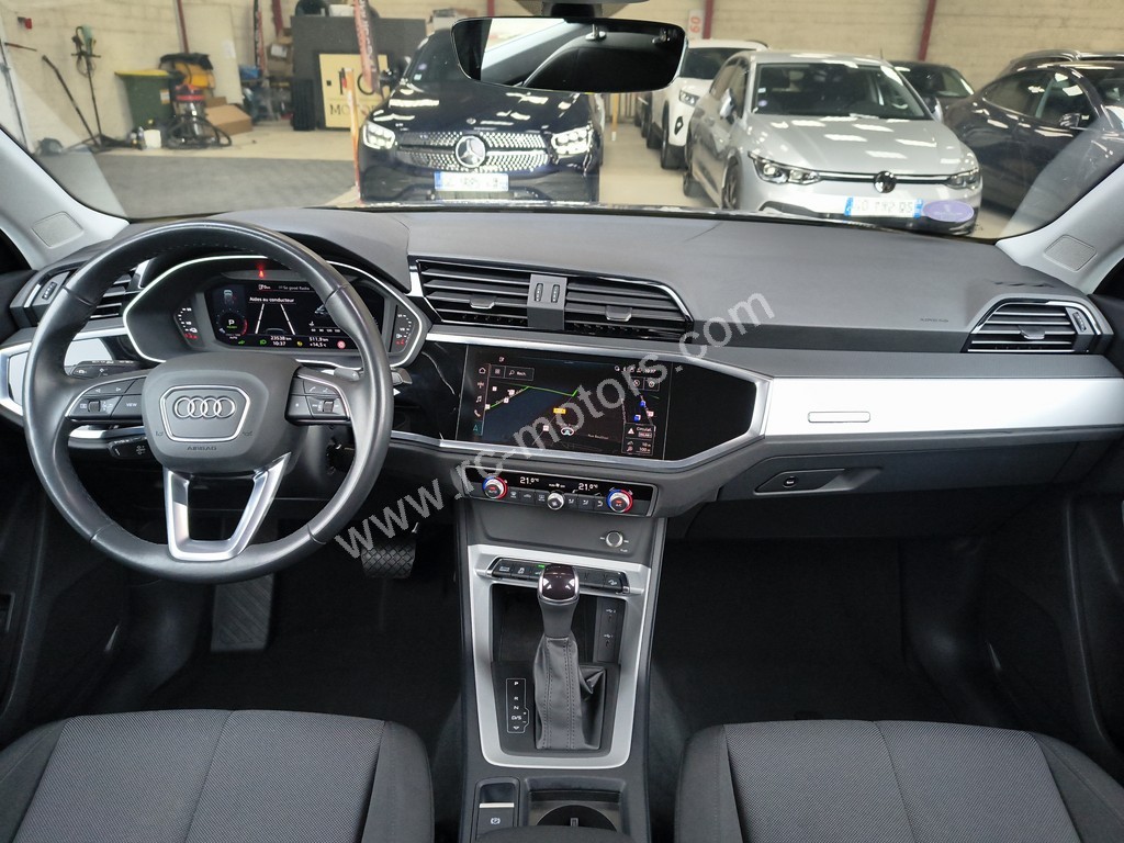Audi Q3 Business Line 45 TFSI e 245