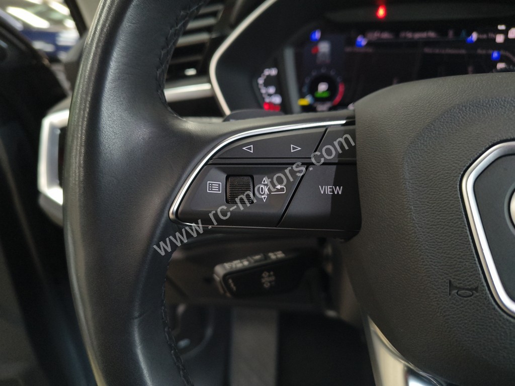 Audi Q3 Business Line 45 TFSI e 245