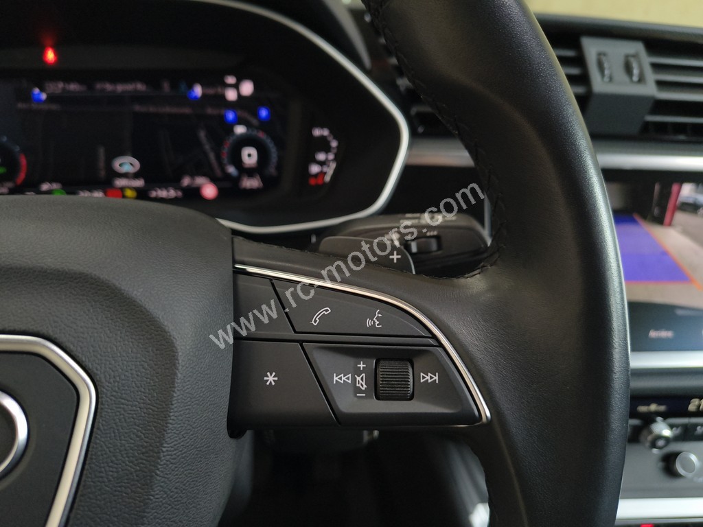 Audi Q3 Business Line 45 TFSI e 245