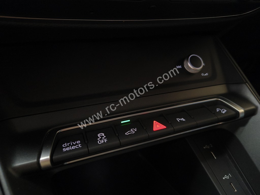 Audi Q3 SUV S Line 45 TFSI e 245